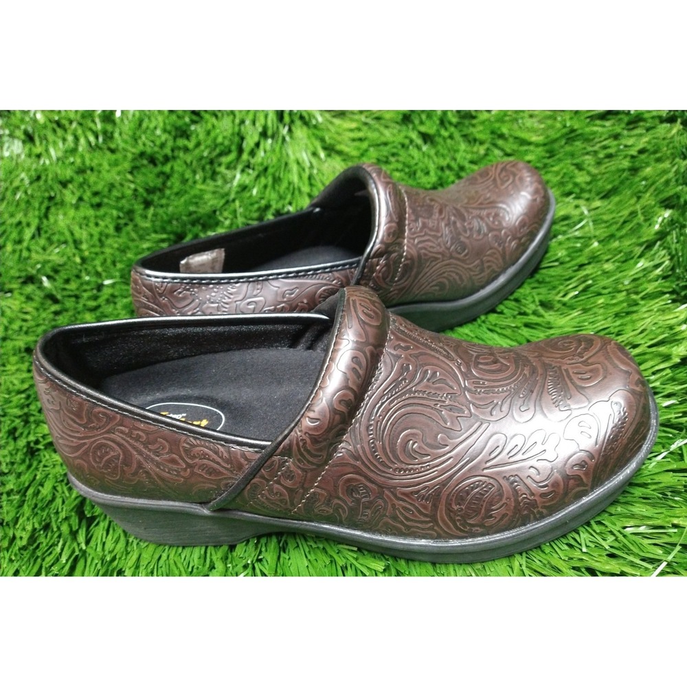 womens SafeTStep Comfort slip-on Shoes sz 8, oil & slip resistant